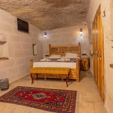 Zeus Cave 3*