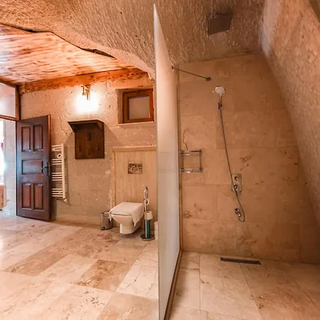 Zeus Cave 3*