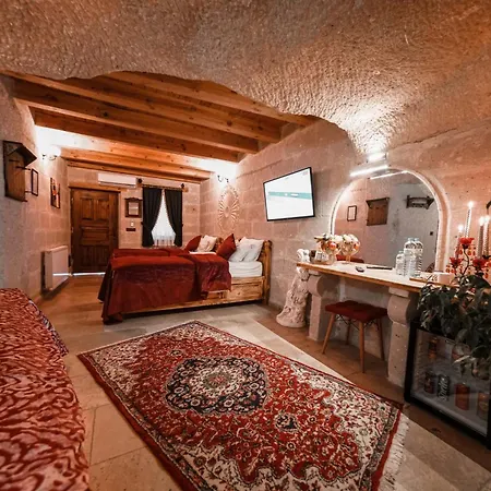 Zeus Cave 3*