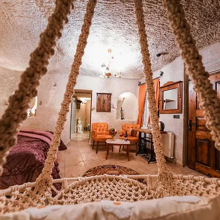 Zeus Cave Bed & Breakfast 3*