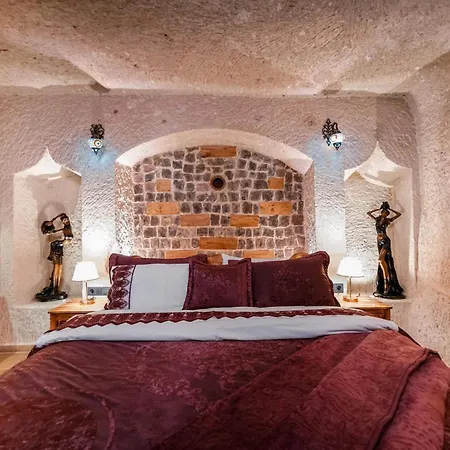 Zeus Cave 3*