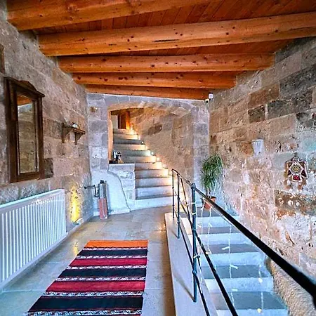 Zeus Cave Bed & Breakfast 4*
