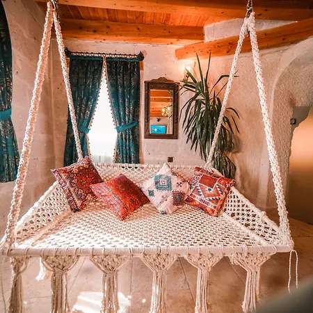 Zeus Cave Couette-café 4*