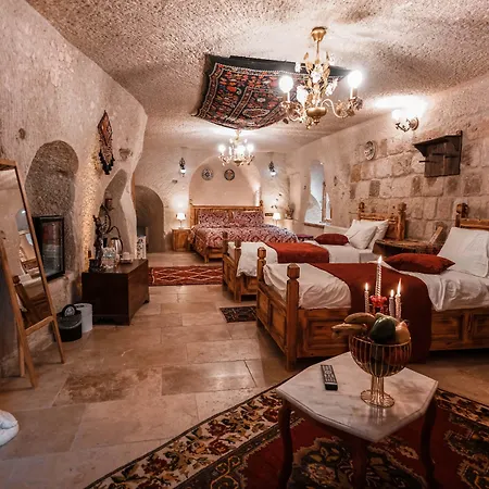 Zeus Cave Couette-café Göreme